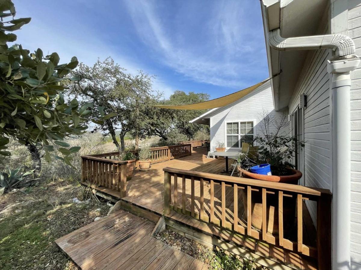 West 1077 Guest Ranch - Retreat Bed & Breakfast Tarpley Dış mekan fotoğraf