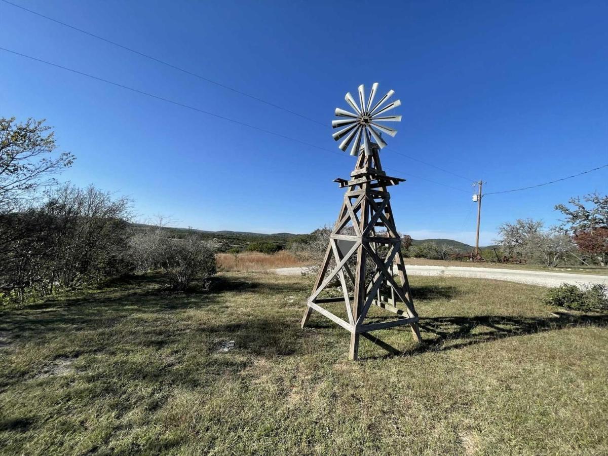 West 1077 Guest Ranch - Retreat Bed & Breakfast Tarpley Dış mekan fotoğraf
