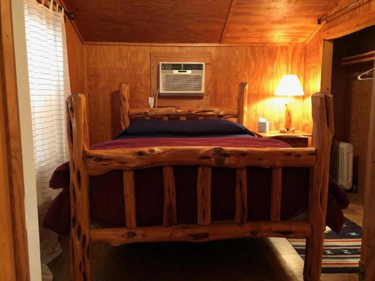 West 1077 Guest Ranch - Retreat Bed & Breakfast Tarpley Dış mekan fotoğraf